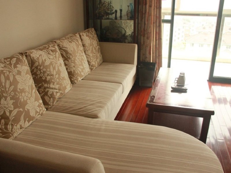 hotelPic