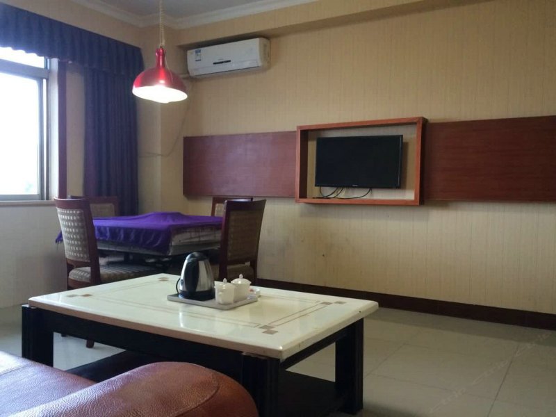 hotelPic