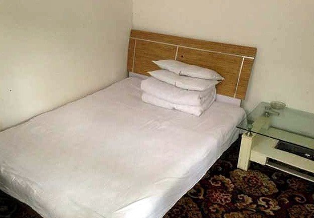 hotelPic