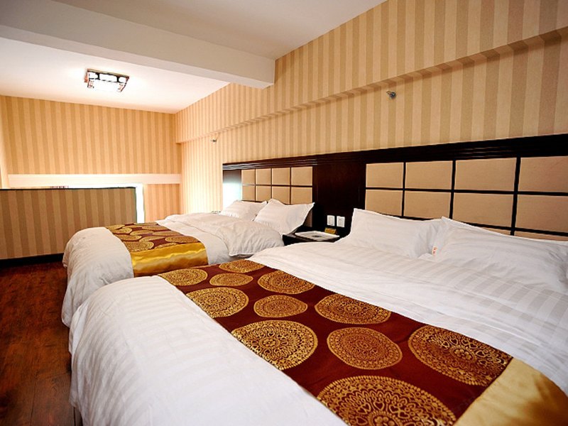 hotelPic