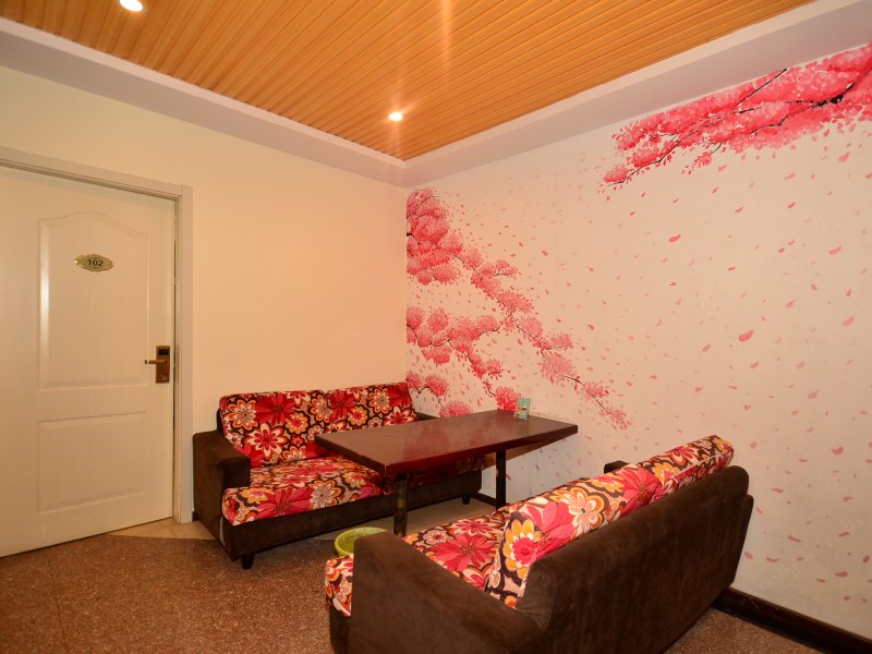 hotelPic