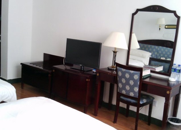 hotelPic