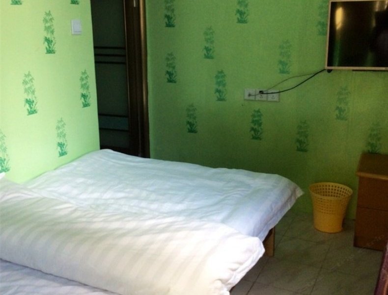 hotelPic