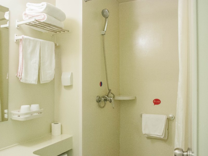 hotelPic