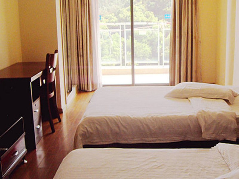 hotelPic