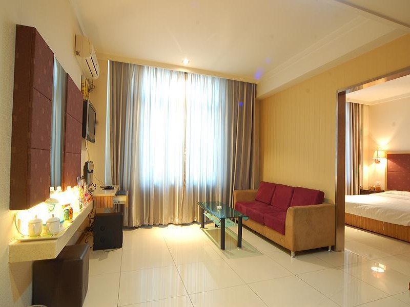 hotelPic