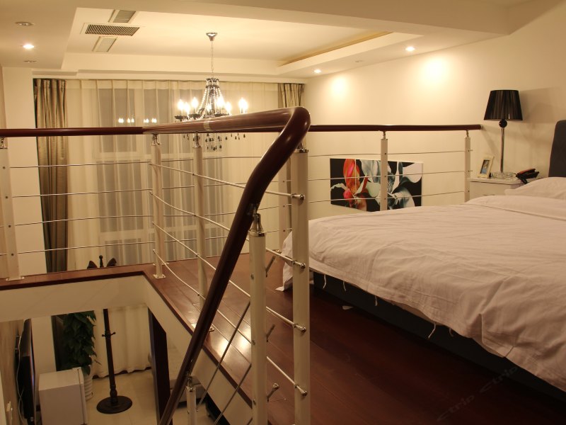 hotelPic