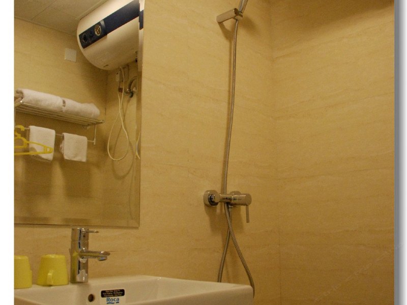 hotelPic