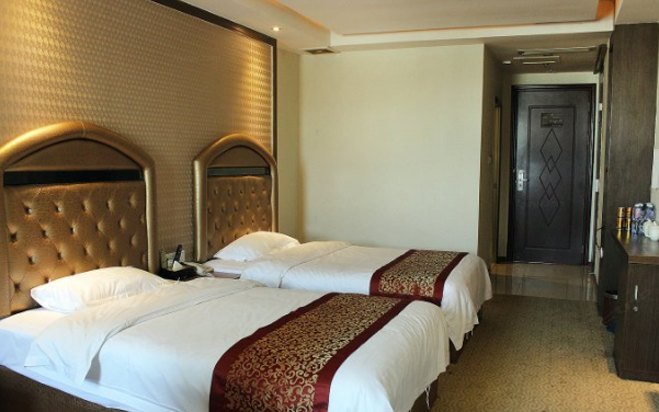 hotelPic