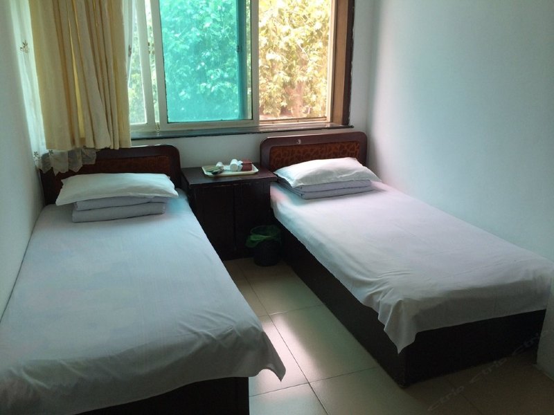 hotelPic