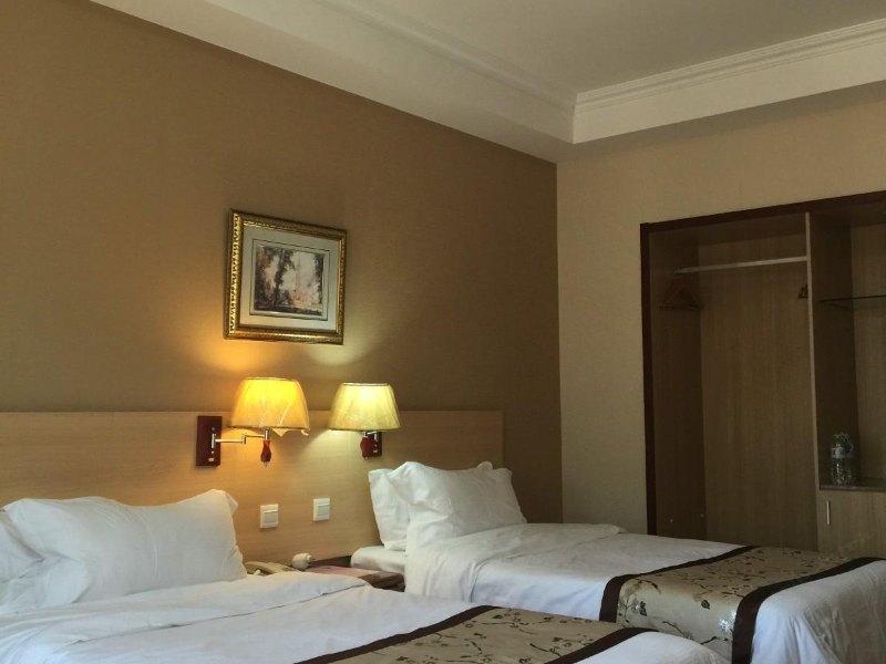hotelPic