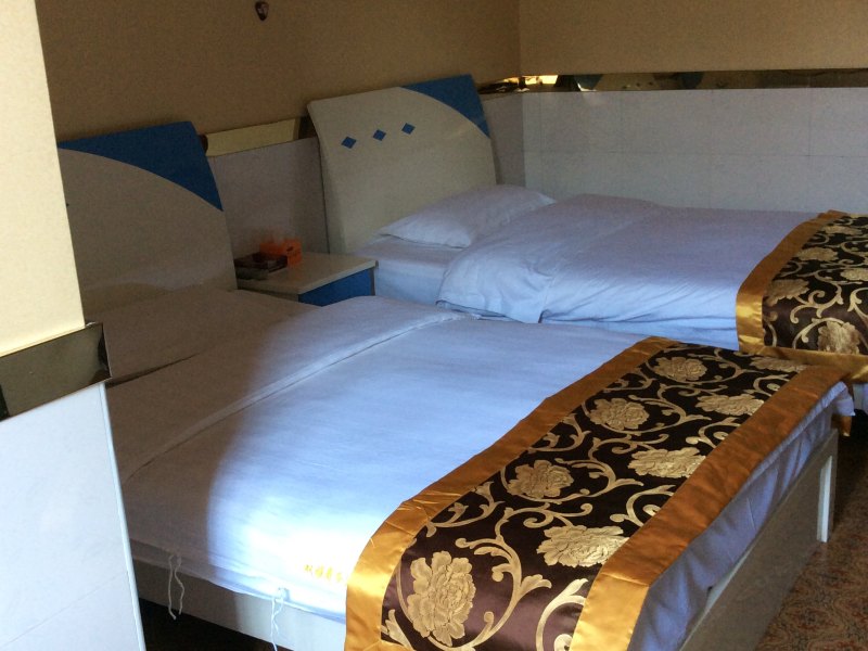 hotelPic