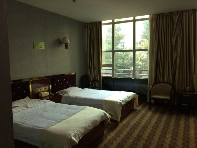 hotelPic