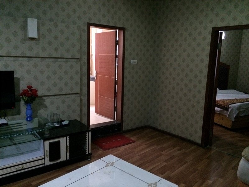 hotelPic