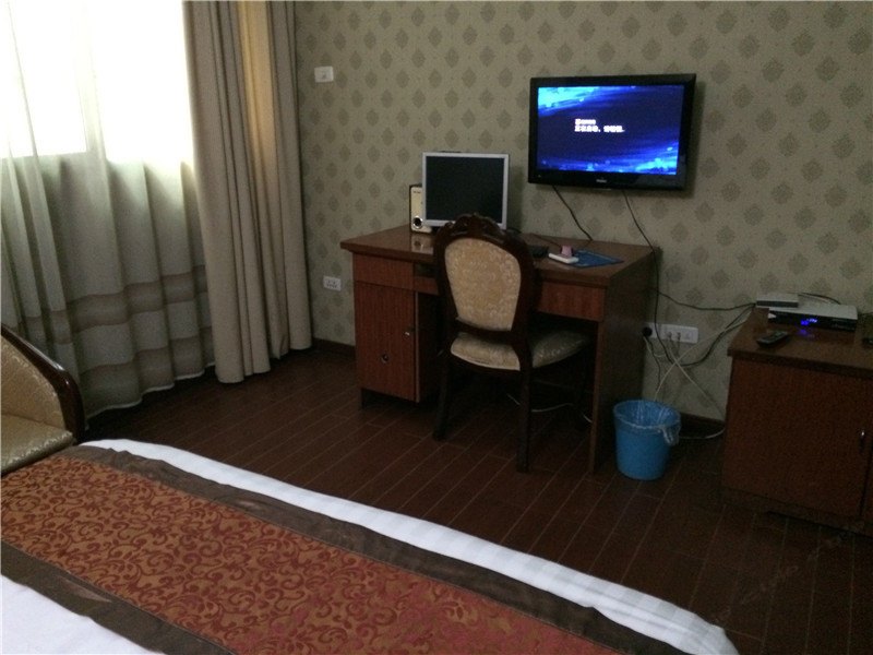 hotelPic