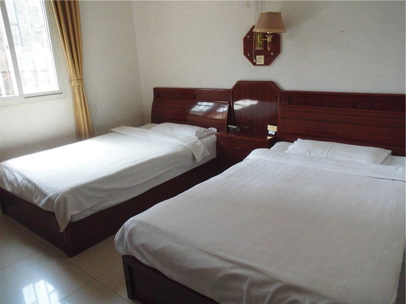hotelPic