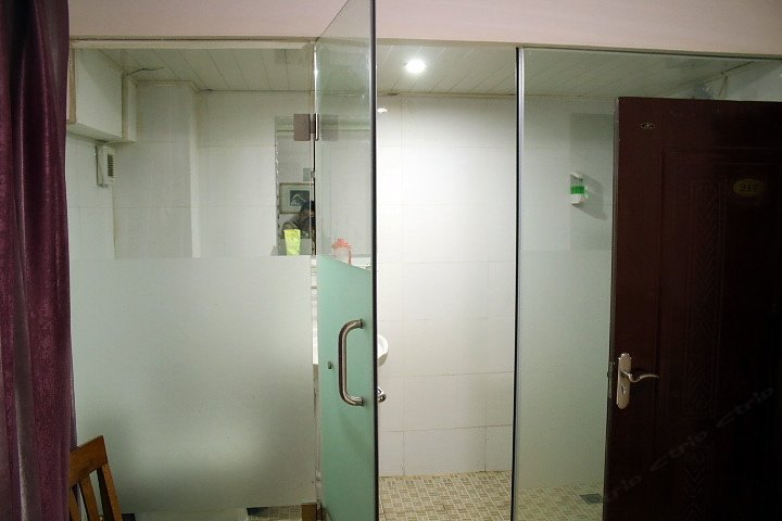 hotelPic