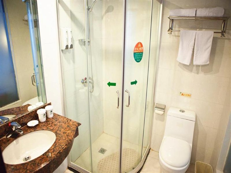 hotelPic