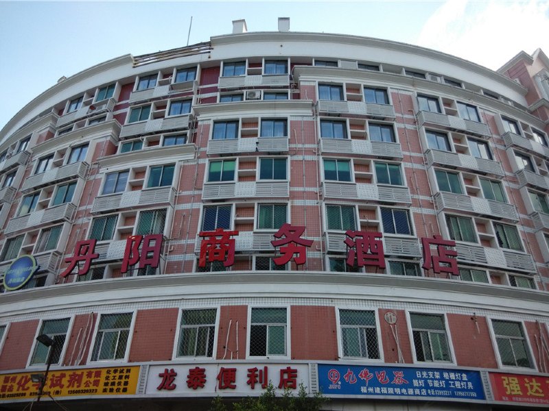 hotelPic