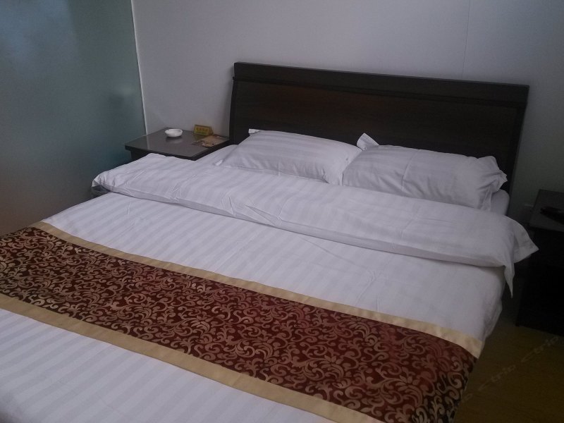 hotelPic