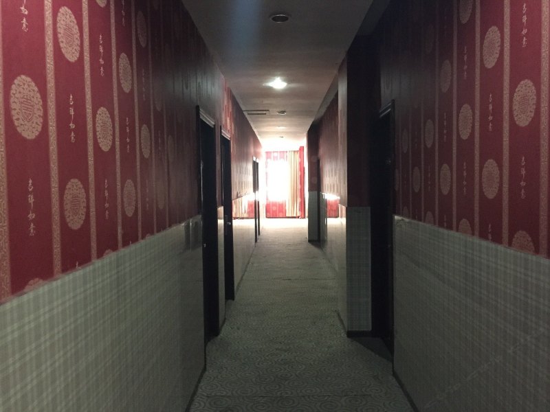 hotelPic