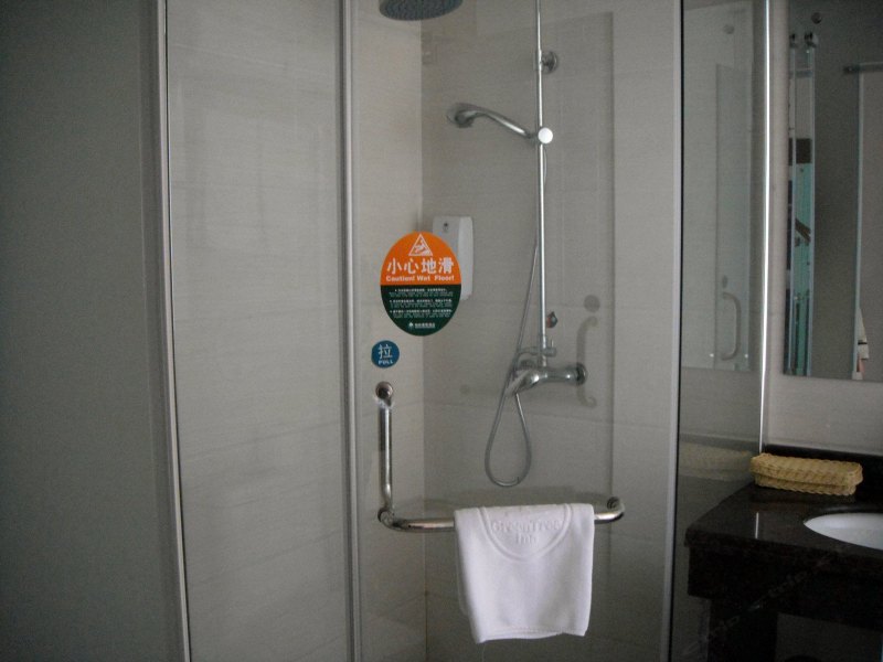 hotelPic