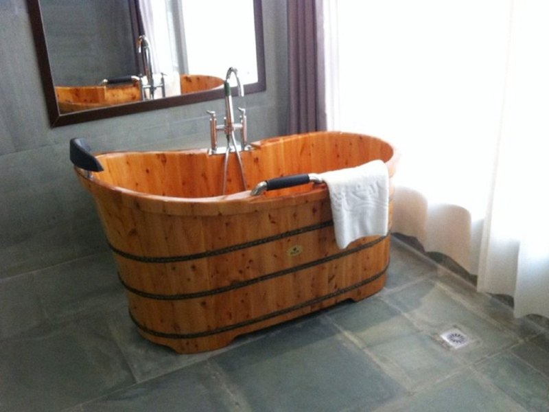 hotelPic