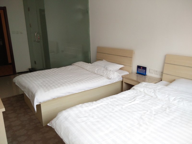 hotelPic