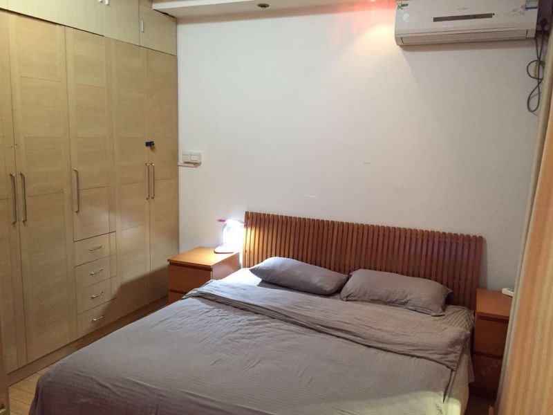 hotelPic