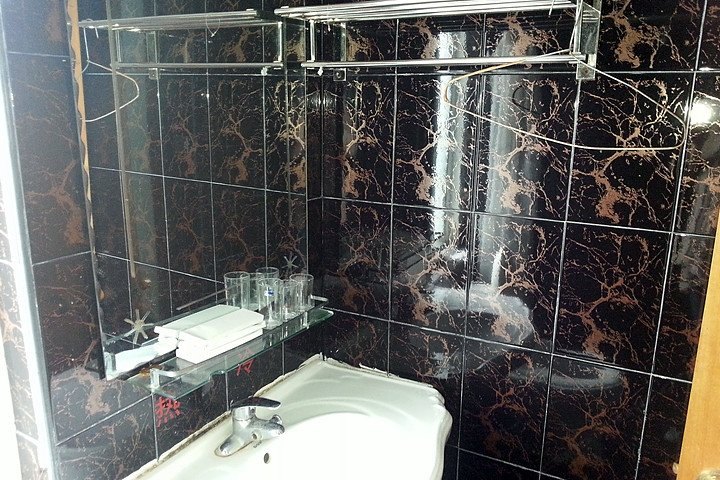 hotelPic