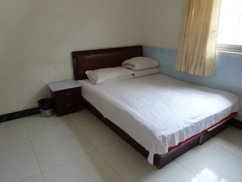 hotelPic
