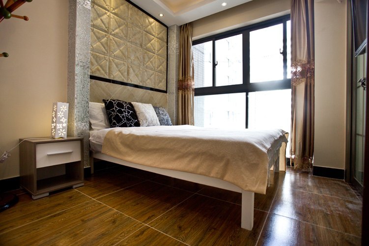hotelPic