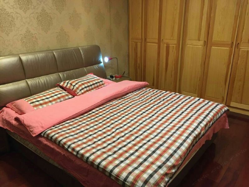 hotelPic