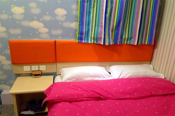 hotelPic