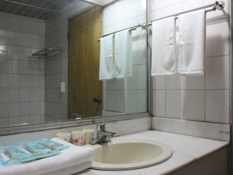 hotelPic