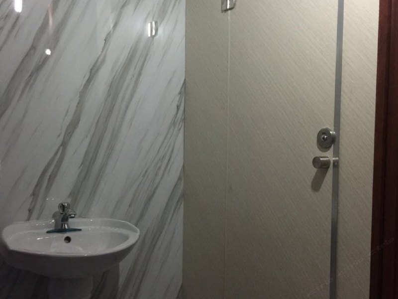 hotelPic