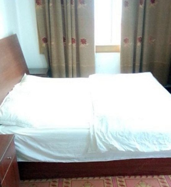 hotelPic