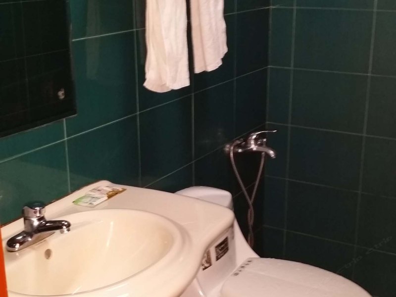 hotelPic