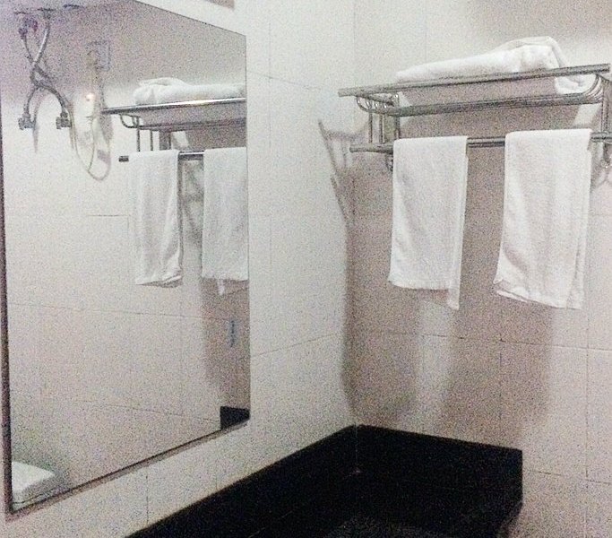 hotelPic
