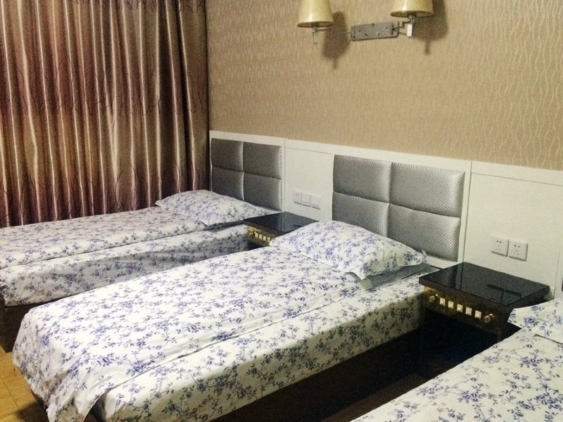 hotelPic