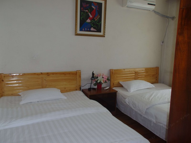hotelPic