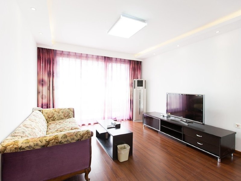 hotelPic