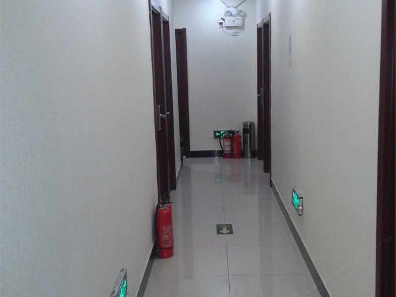 hotelPic