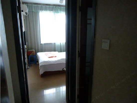 hotelPic