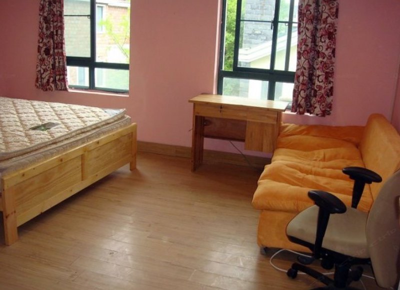 hotelPic