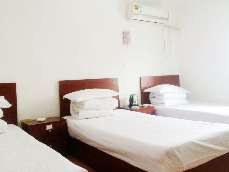 hotelPic
