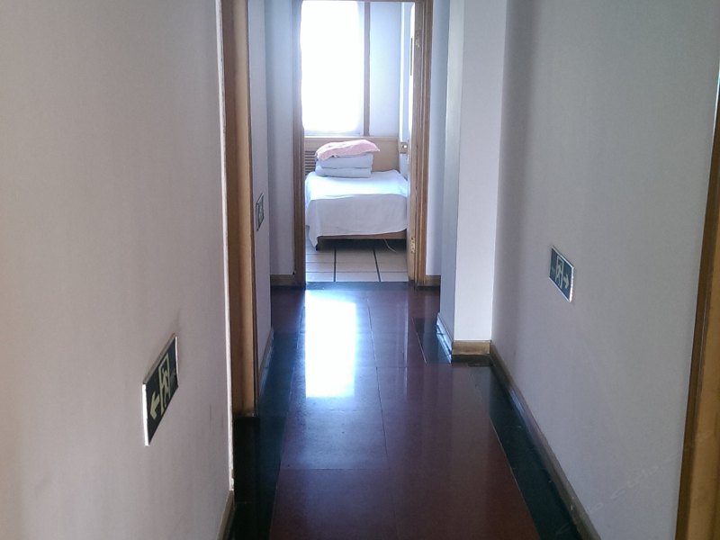 hotelPic