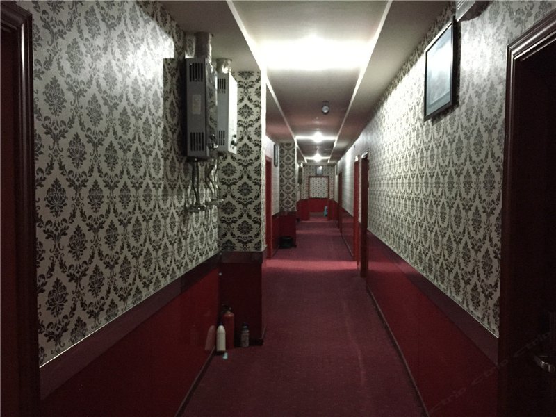 hotelPic