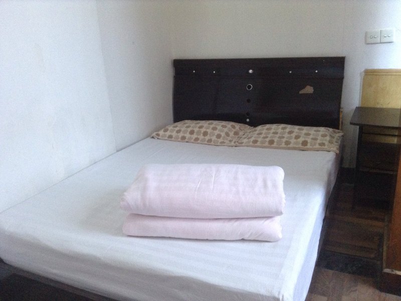 hotelPic
