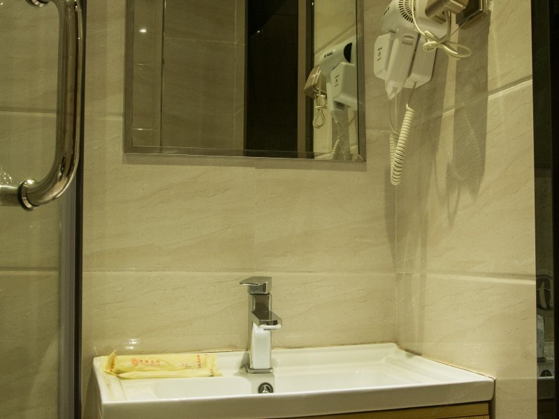 hotelPic